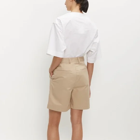 TOTEME Pleated Cotton Twill Shorts in Overcast Beige Size 40 - NWOT - Picture 4 of 8